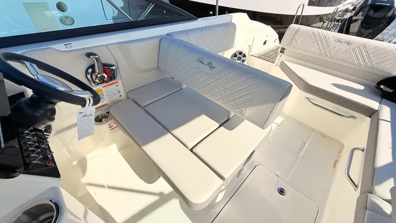 Slide: The Image of Sea Ray SDX 250 Outboard 2026 - 29
