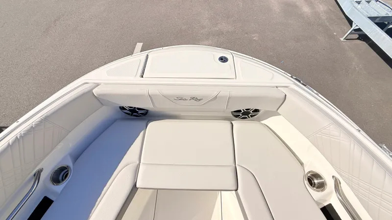 Slide: The Image of Sea Ray SDX 250 Outboard 2026 - 49