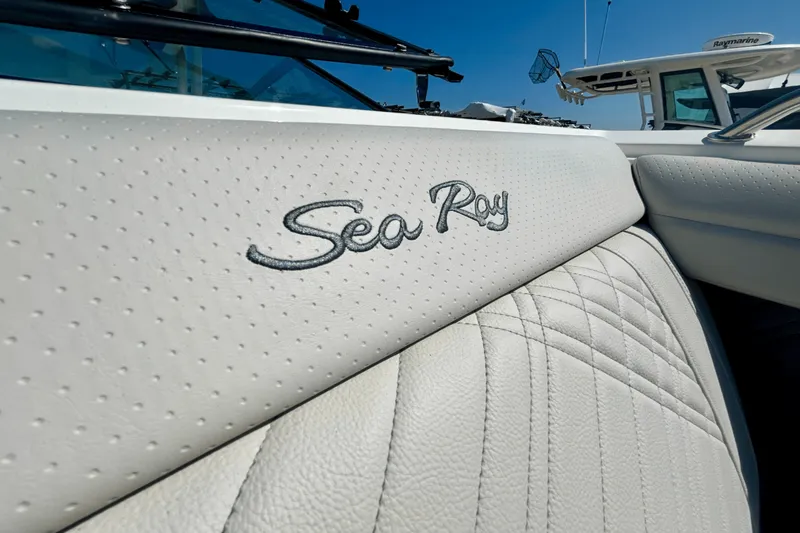 Slide: The Image of Sea Ray SDX 290 Outboard 2026 - 21
