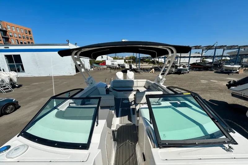 Slide: The Image of Sea Ray SDX 290 Outboard 2026 - 24