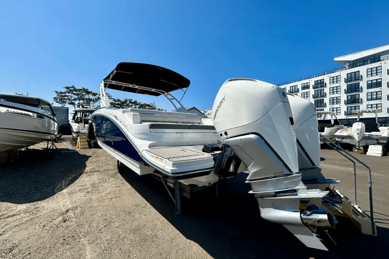 Slide: The Image of Sea Ray SDX 290 Outboard 2026 - 3