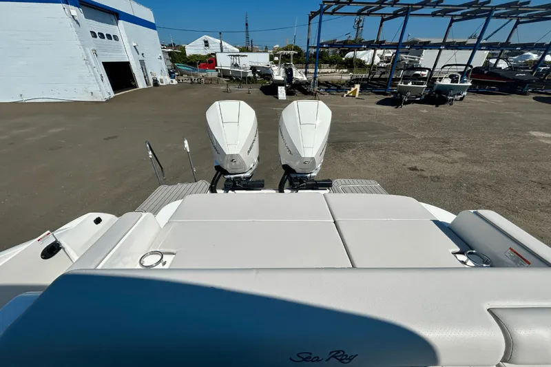 Slide: The Image of Sea Ray SDX 290 Outboard 2026 - 5