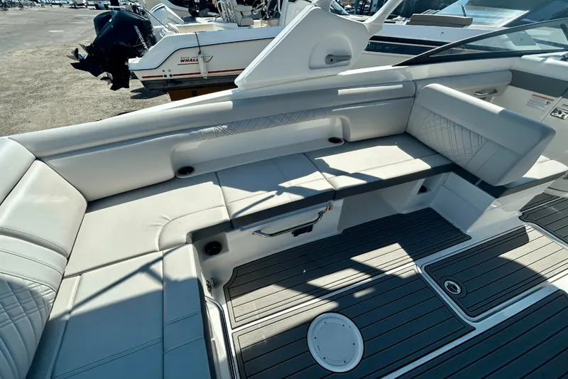 Slide: The Image of Sea Ray SDX 290 Outboard 2026 - 9