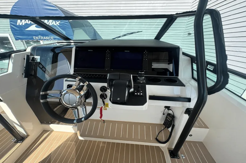 Slide: The Image of Saxdor 320 GTO 2026 - 33