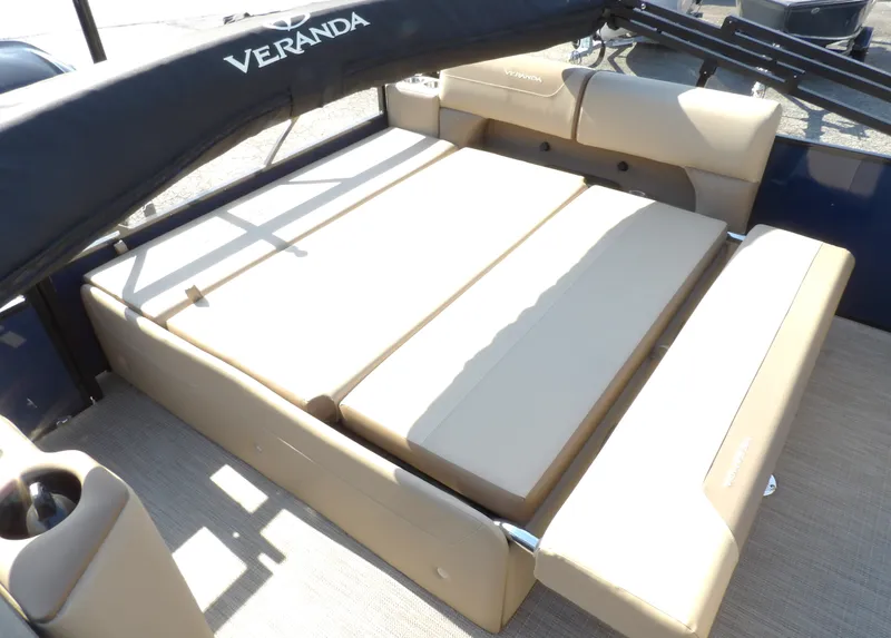 Slide: The Image of Veranda VR22VLC 2026 - 15