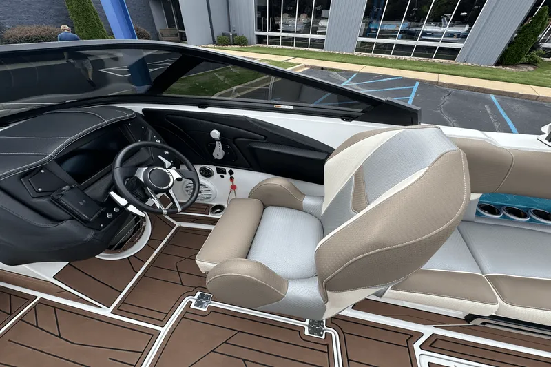 Slide: The Image of Centurion FI25 2021 - 8