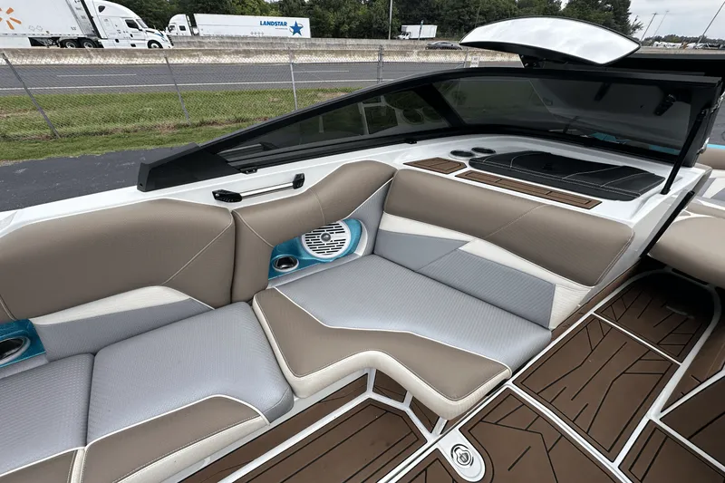 Slide: The Image of Centurion FI25 2021 - 9