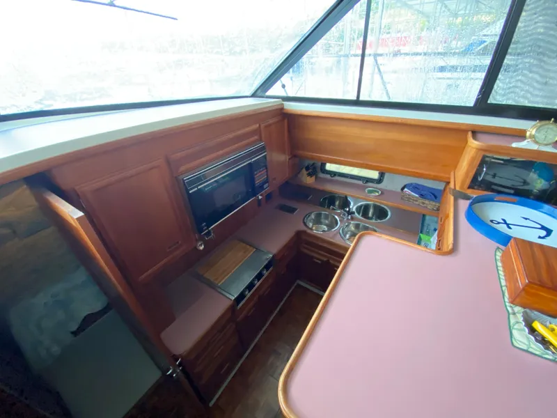 Slide: The Image of Carver Yachts 4207MY 1986 - 50