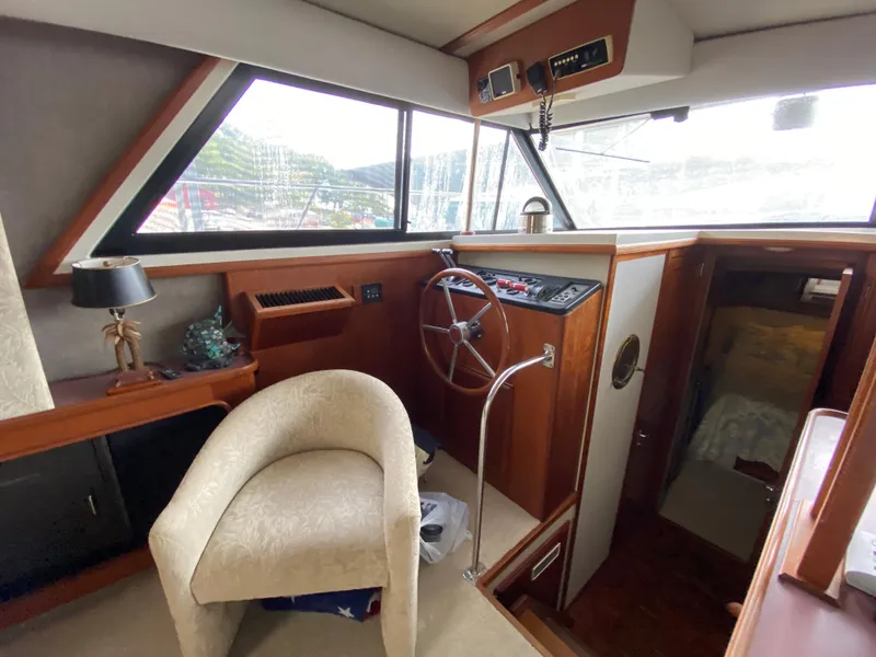Slide: The Image of Carver Yachts 4207MY 1986 - 52