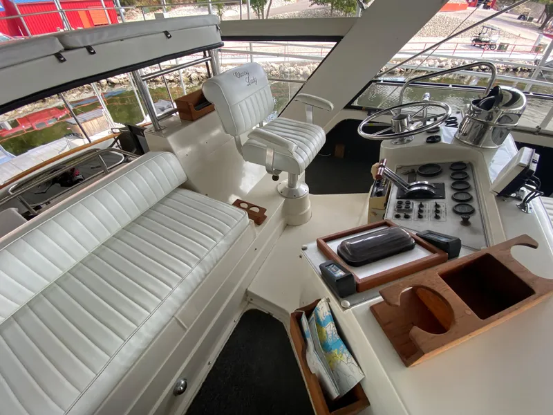 Slide: The Image of Carver Yachts 4207MY 1986 - 65
