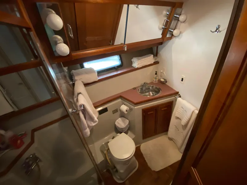 Slide: The Image of Carver Yachts 4207MY 1986 - 66