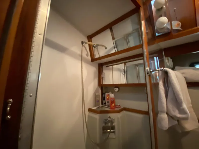 Slide: The Image of Carver Yachts 4207MY 1986 - 67