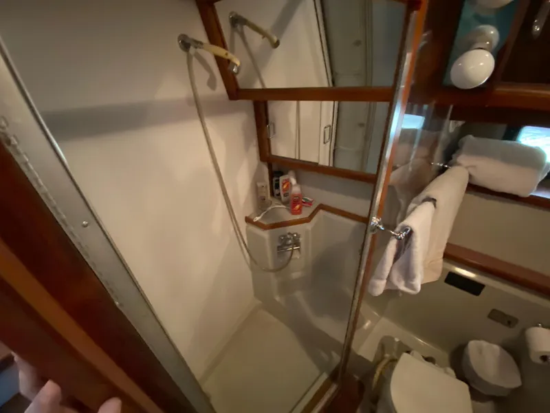 Slide: The Image of Carver Yachts 4207MY 1986 - 69