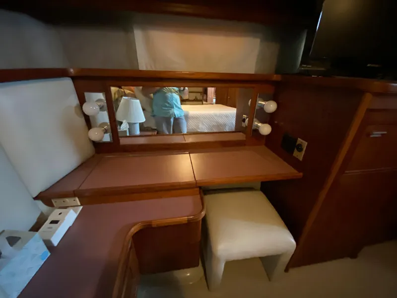 Slide: The Image of Carver Yachts 4207MY 1986 - 89