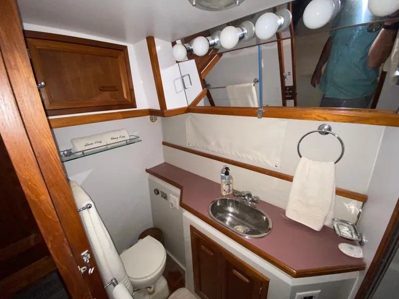 Slide: The Image of Carver Yachts 4207MY 1986 - 90