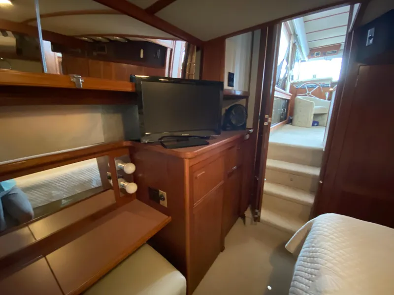 Slide: The Image of Carver Yachts 4207MY 1986 - 91