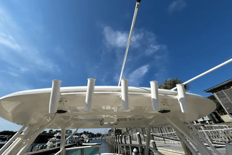 Slide: The Image of Boston Whaler 280 Vantage 2026 - 32