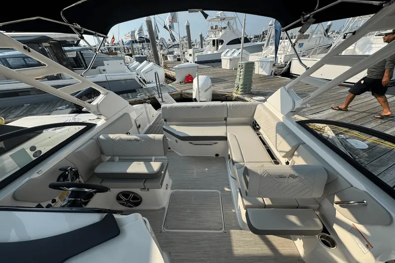 Slide: The Image of Sea Ray SDX 230 Outboard 2026 - 11