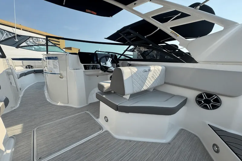 Slide: The Image of Sea Ray SDX 230 Outboard 2026 - 21