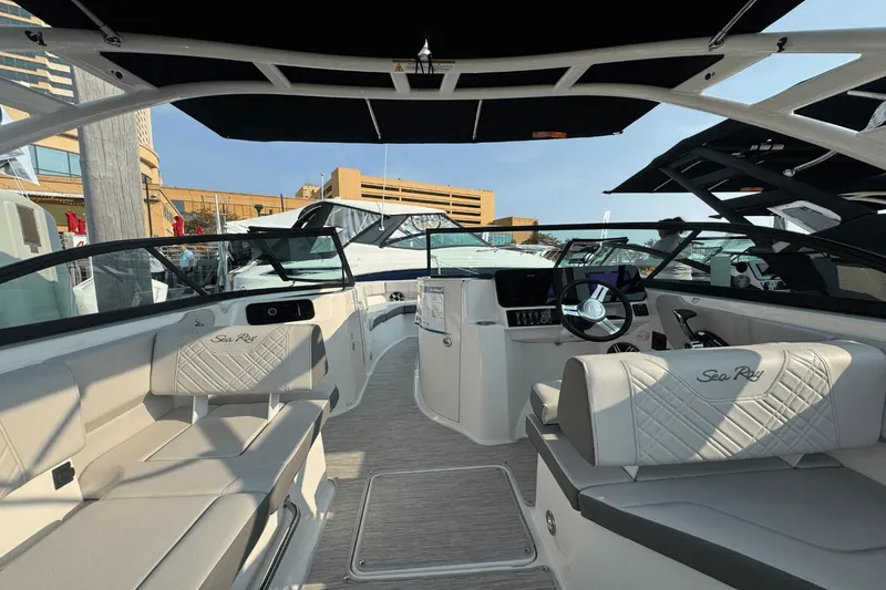 Slide: The Image of Sea Ray SDX 230 Outboard 2026 - 22