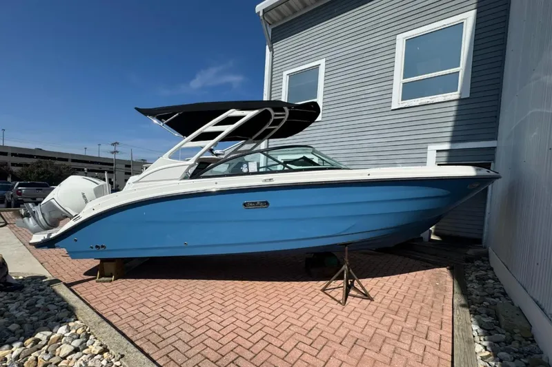 The Image of Sea Ray SDX 230 Outboard 2026 - 0