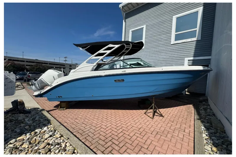 Slide: The Image of Sea Ray SDX 230 Outboard 2026 - 31