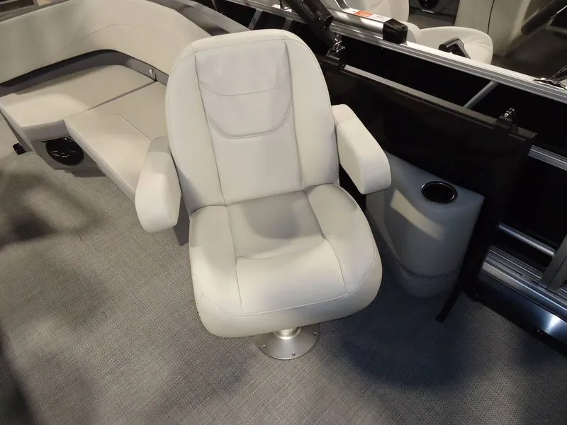 Slide: The Image of Starcraft Marine GX 20 R DH Onyx 2025 - 1