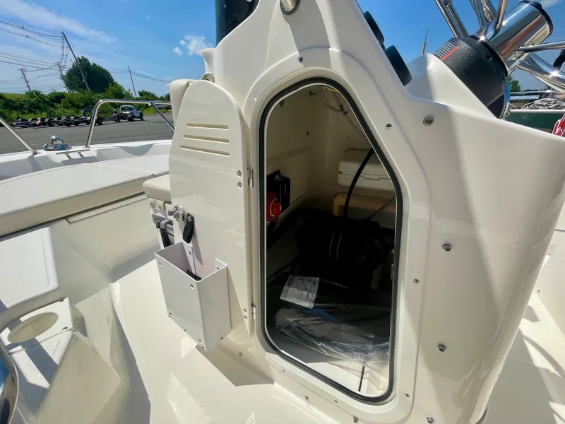 Slide: The Image of Boston Whaler 150 Montauk 2027 - 8