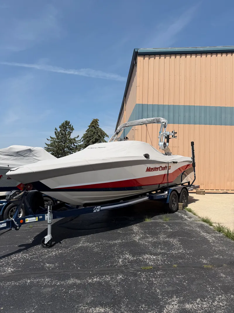 Slide: The Image of Mastercraft XT 23 2018 - 19