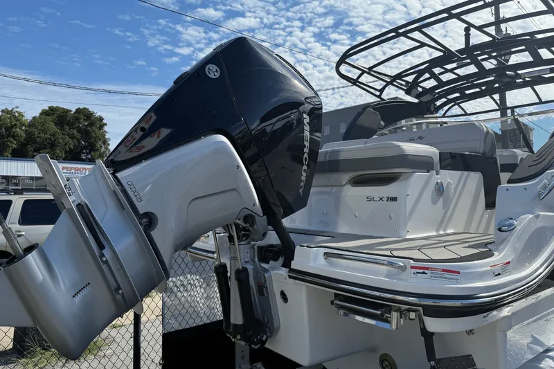 Slide: The Image of Sea Ray SLX 260 Outboard 2026 - 30