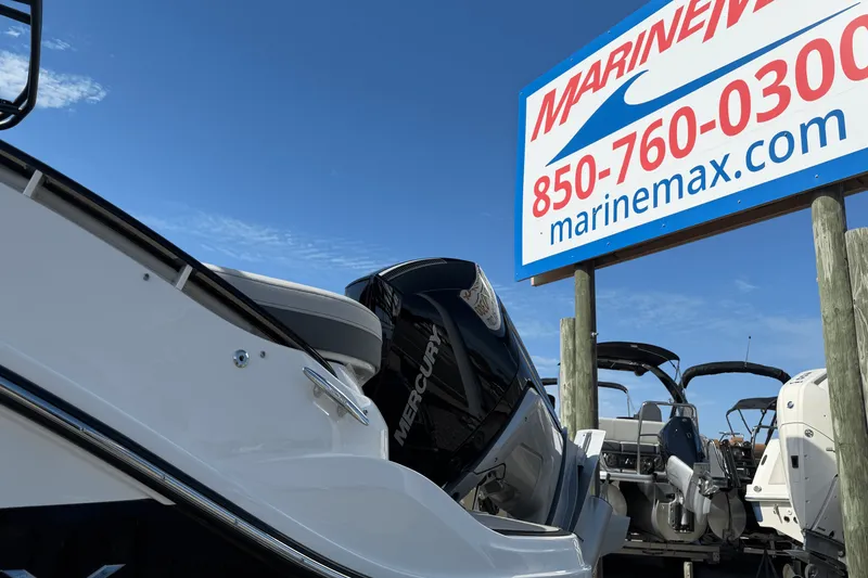 Slide: The Image of Sea Ray SLX 260 Outboard 2026 - 31