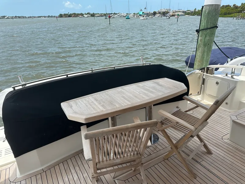 Slide: The Image of Sea Ray L650 Fly 2018 - 7