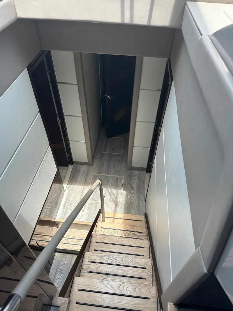 Slide: The Image of Sea Ray L650 Fly 2018 - 15