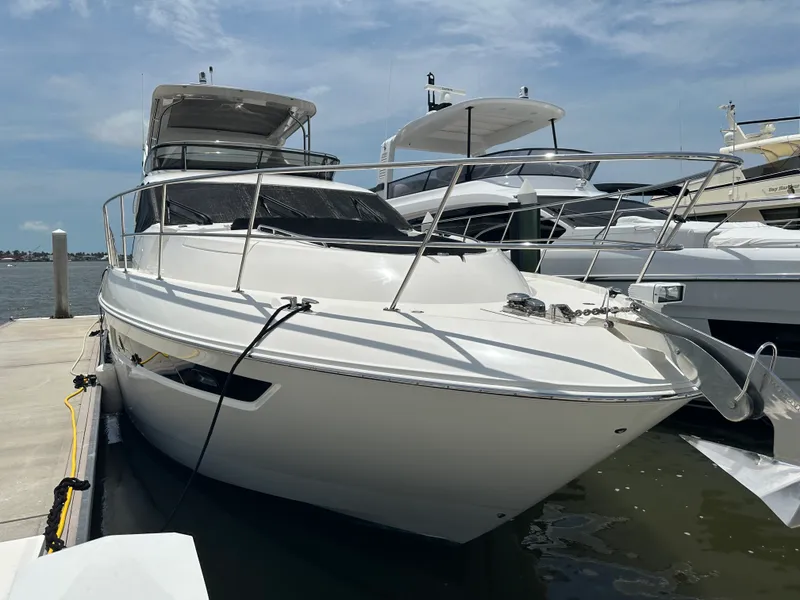 Slide: The Image of Sea Ray L650 Fly 2018 - 1