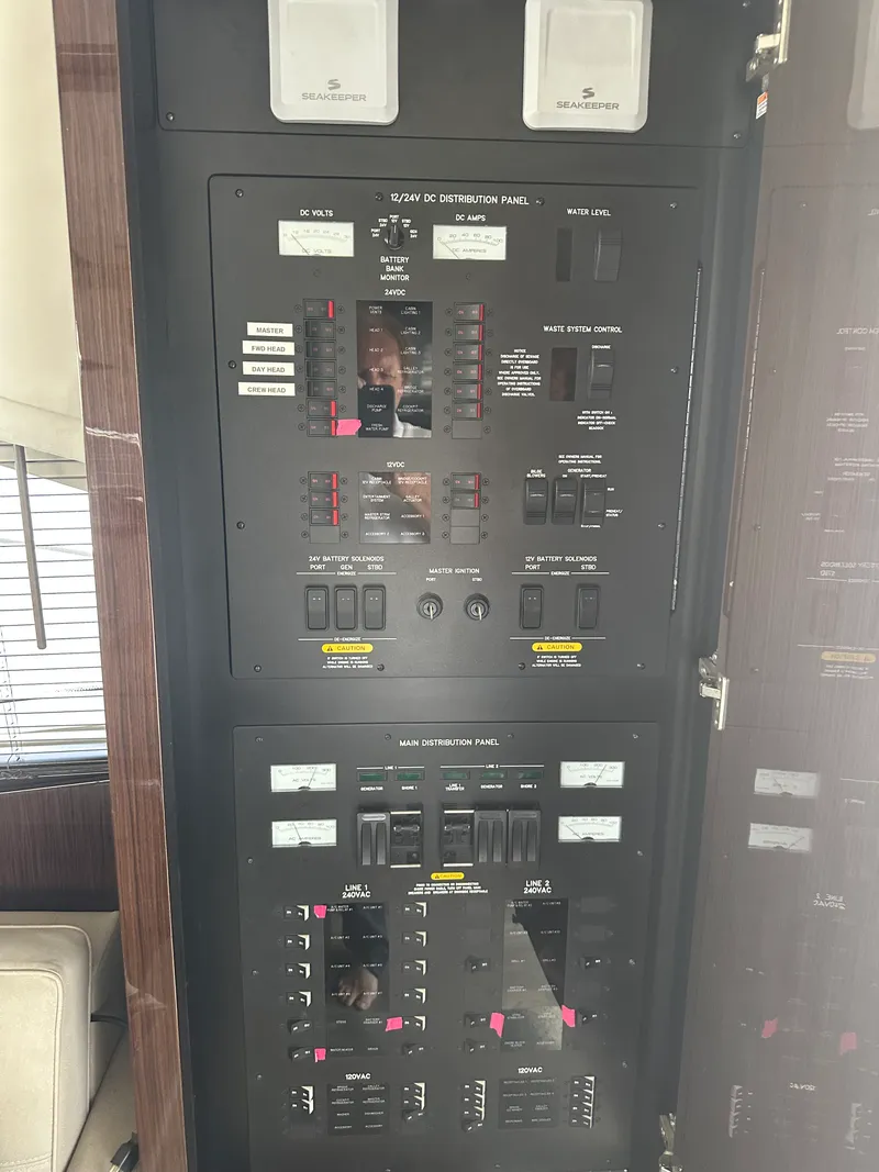 Slide: The Image of Sea Ray L650 Fly 2018 - 14
