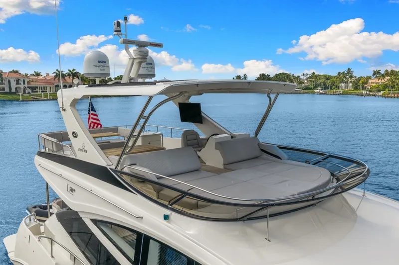 Slide: The Image of Sea Ray L650 Fly 2018 - 13