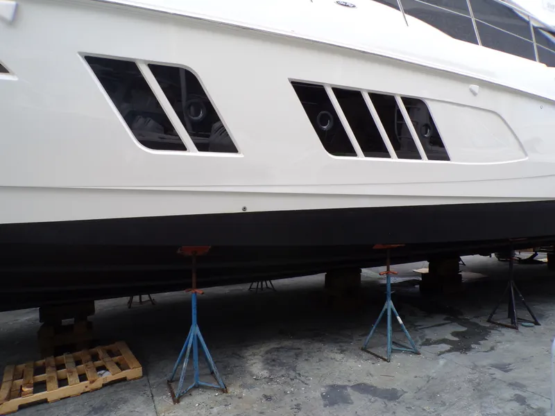 Slide: The Image of Sea Ray L650 Fly 2018 - 89