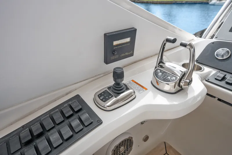 Slide: The Image of Sea Ray L650 Fly 2018 - 70