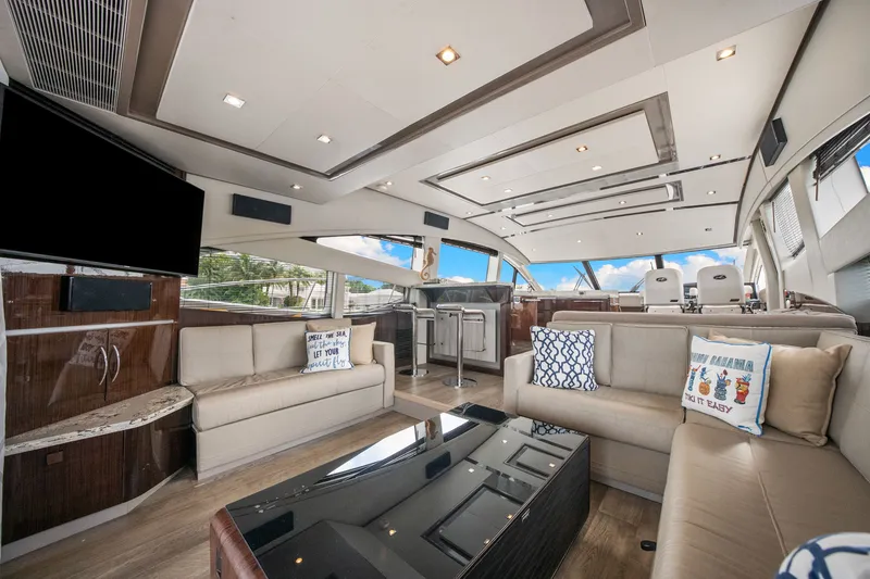 Slide: The Image of Sea Ray L650 Fly 2018 - 27