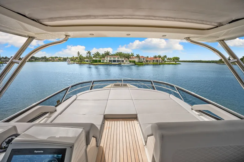 Slide: The Image of Sea Ray L650 Fly 2018 - 69