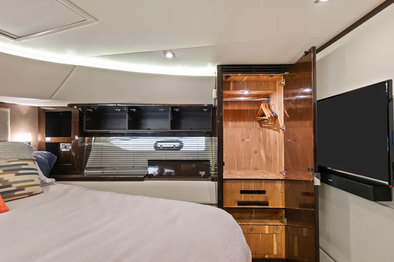 Slide: The Image of Sea Ray L650 Fly 2018 - 54
