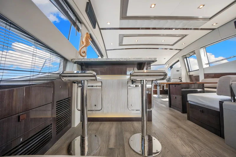 Slide: The Image of Sea Ray L650 Fly 2018 - 83