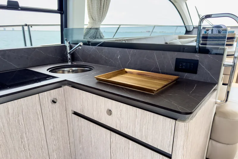 Slide: The Image of Azimut 53 FLY 2025 - 27