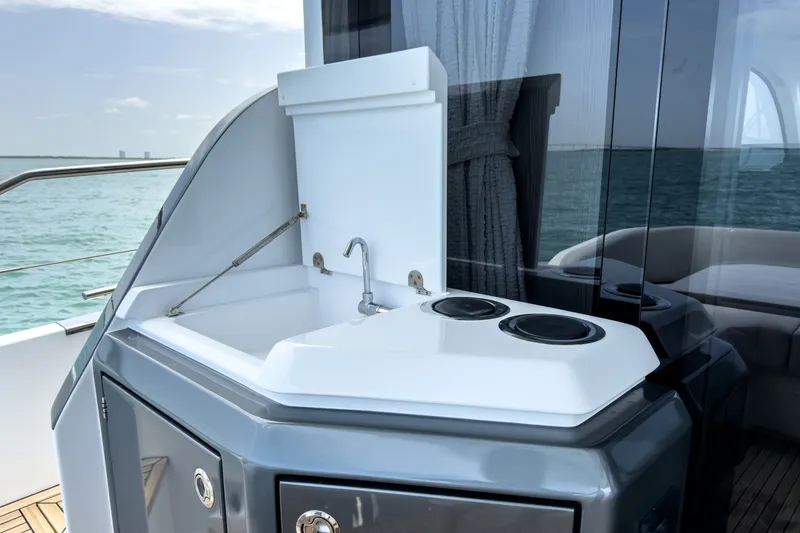 Slide: The Image of Azimut 53 FLY 2025 - 16