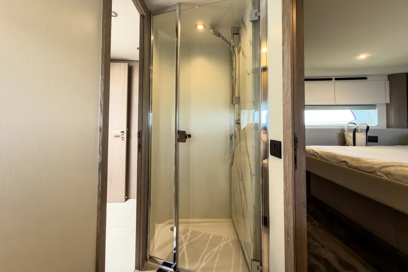 Slide: The Image of Azimut 53 FLY 2025 - 51