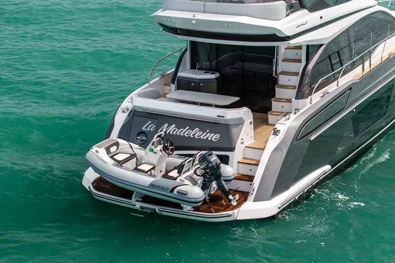 Slide: The Image of Azimut 53 FLY 2025 - 11