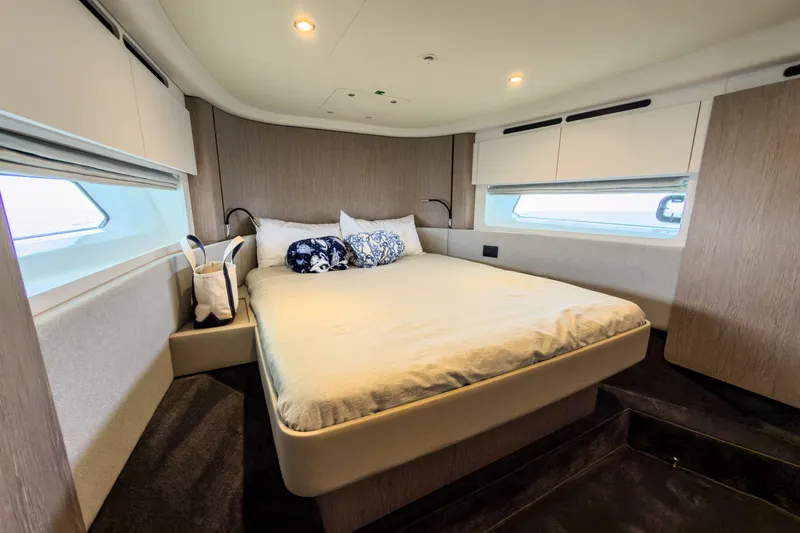 Slide: The Image of Azimut 53 FLY 2025 - 47