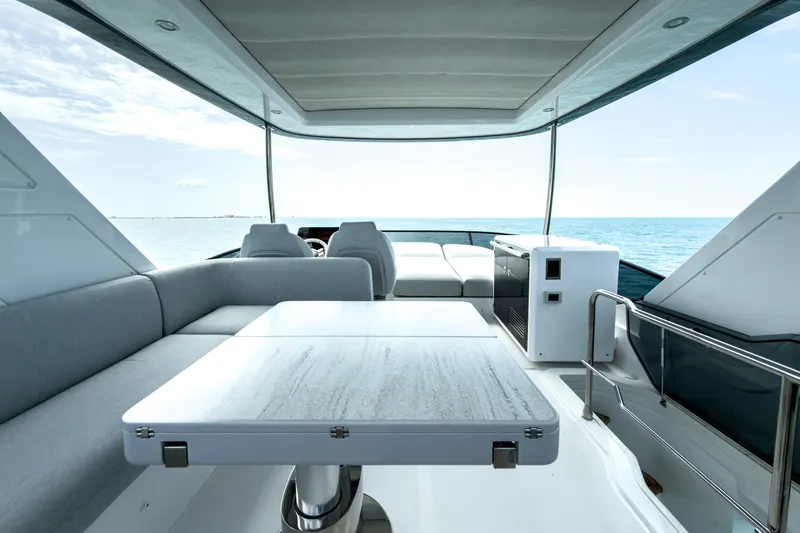 Slide: The Image of Azimut 53 FLY 2025 - 54