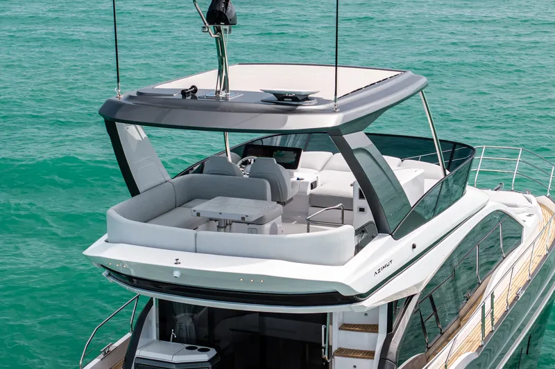 Slide: The Image of Azimut 53 FLY 2025 - 13