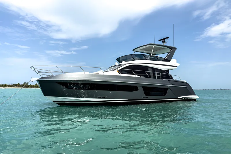 Slide: The Image of Azimut 53 FLY 2025 - 2